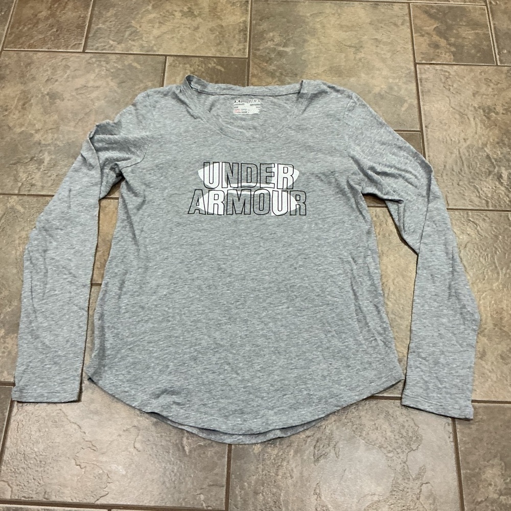 🥵 Under Armour Women's Gray Long Sleeve Tee